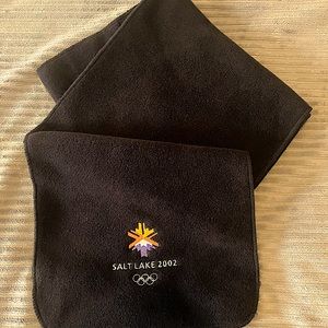 Official 2002 Olympic fleece scarf